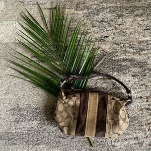 🌿✨ Coach Y2K Mini Swinger Bag✨🌿